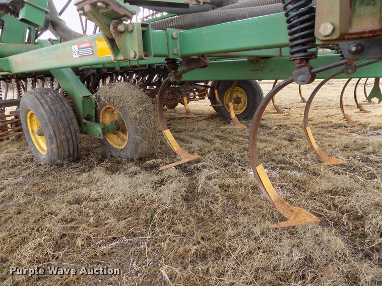 image for item DF4370 John Deere 730 air seeder