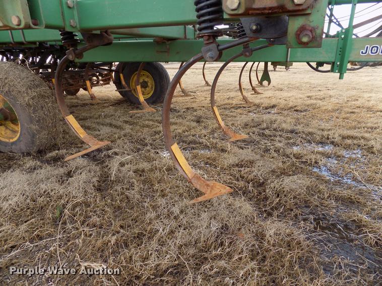 image for item DF4370 John Deere 730 air seeder