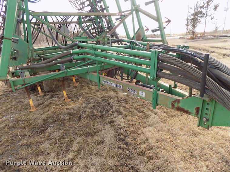 image for item DF4370 John Deere 730 air seeder