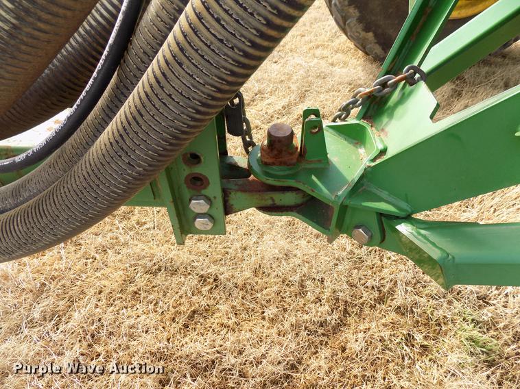 image for item DF4370 John Deere 730 air seeder