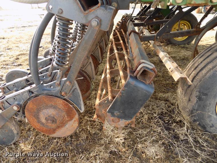 image for item DF4370 John Deere 730 air seeder