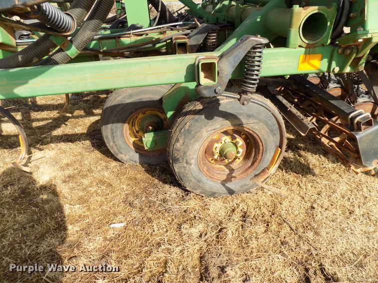 image for item DF4370 John Deere 730 air seeder