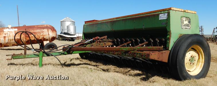 image for item DF4371 John Deere 8300 grain drill