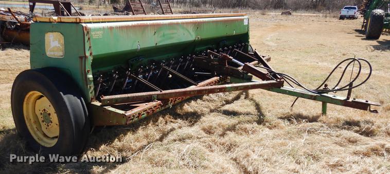image for item DF4371 John Deere 8300 grain drill