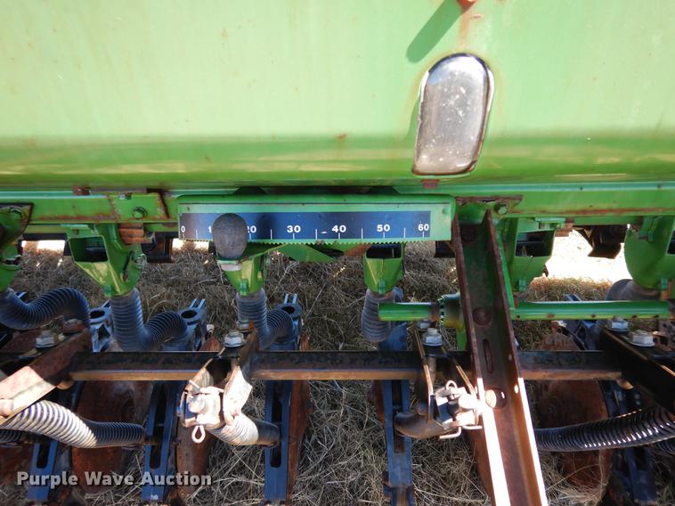 image for item DF4371 John Deere 8300 grain drill