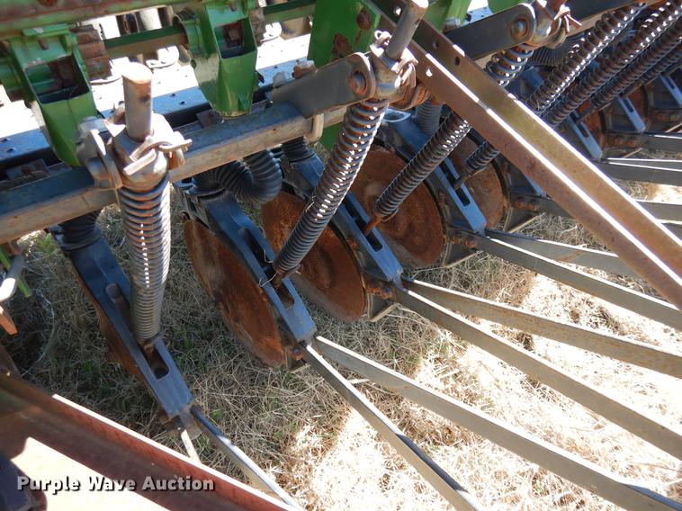 image for item DF4371 John Deere 8300 grain drill