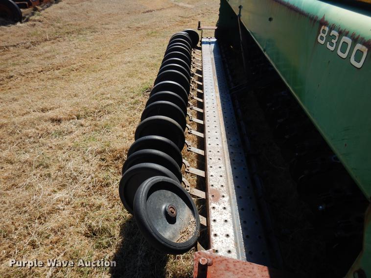 image for item DF4371 John Deere 8300 grain drill