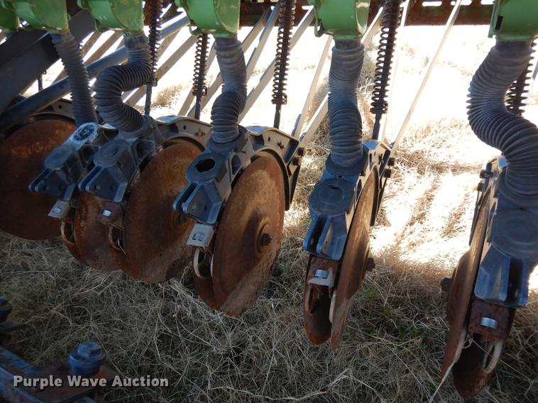 image for item DF4371 John Deere 8300 grain drill