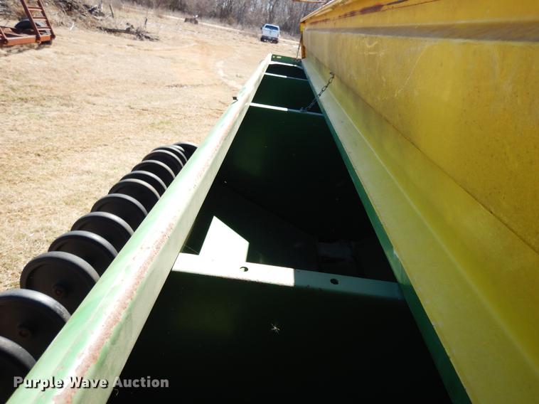 image for item DF4371 John Deere 8300 grain drill