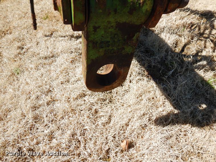 image for item DF4376 John Deere 3710 nine bottom plow