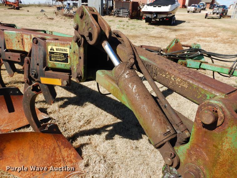 image for item DF4376 John Deere 3710 nine bottom plow
