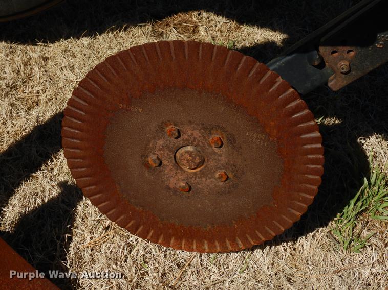 image for item DF4376 John Deere 3710 nine bottom plow