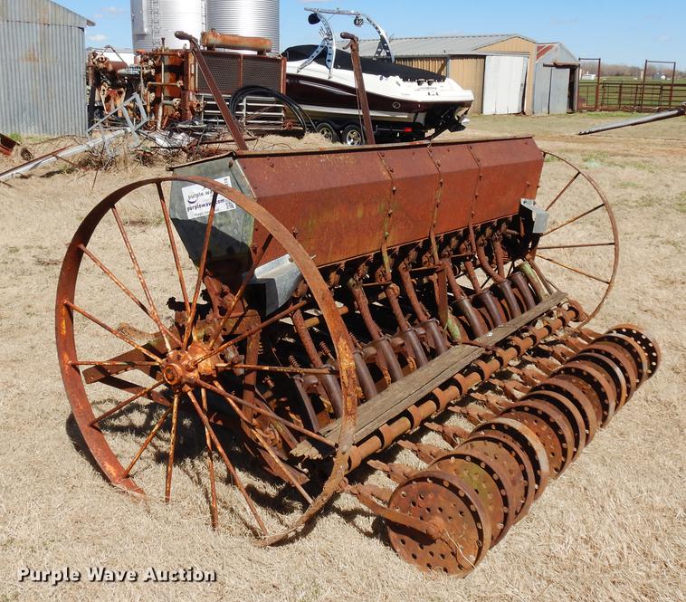 John Deere grain drill in Watonga, OK Item DF4378 sold Purple Wave