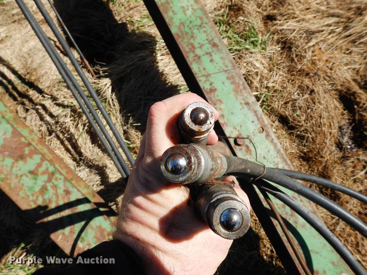 image for item DF4379 John Deere 1610 sweep plow