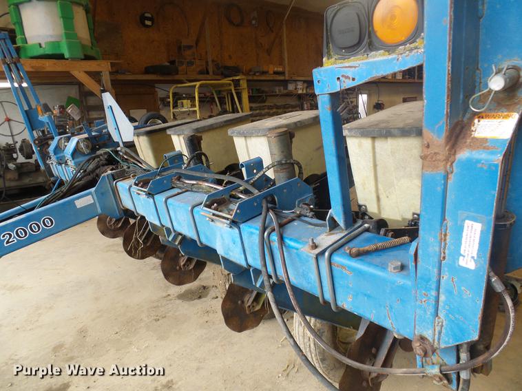 image for item DF7148 Kinze 2000 no-till planter