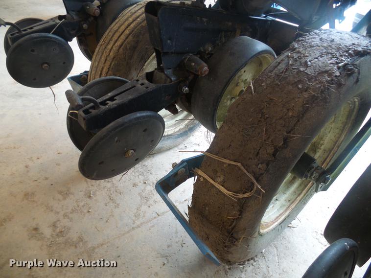 image for item DF7148 Kinze 2000 no-till planter