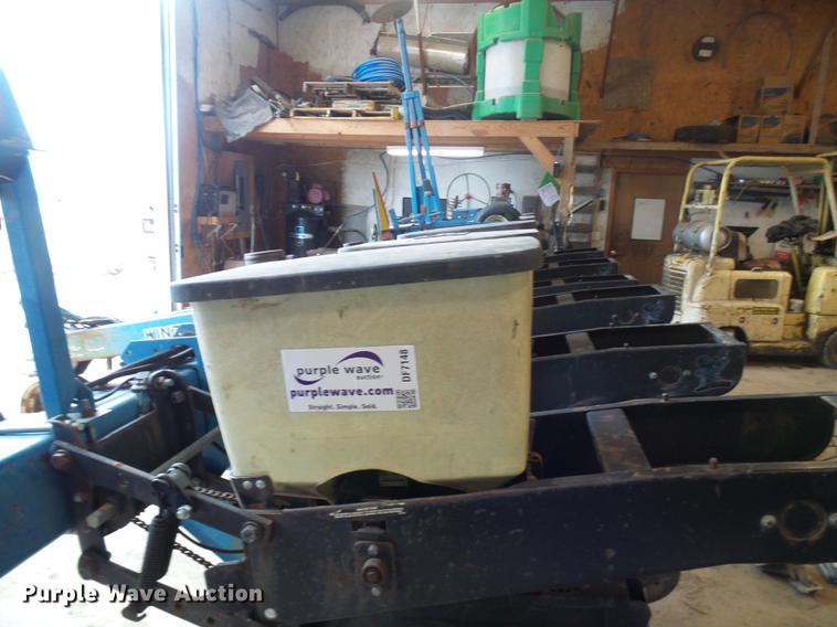 image for item DF7148 Kinze 2000 no-till planter