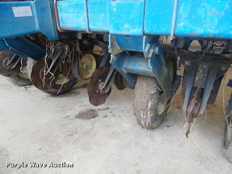 image for item DF7148 Kinze 2000 no-till planter