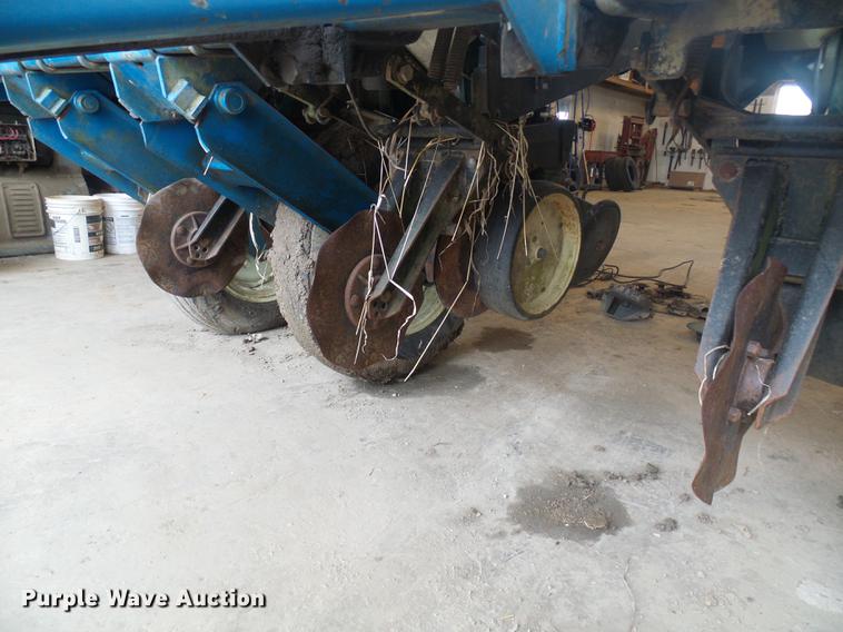 image for item DF7148 Kinze 2000 no-till planter