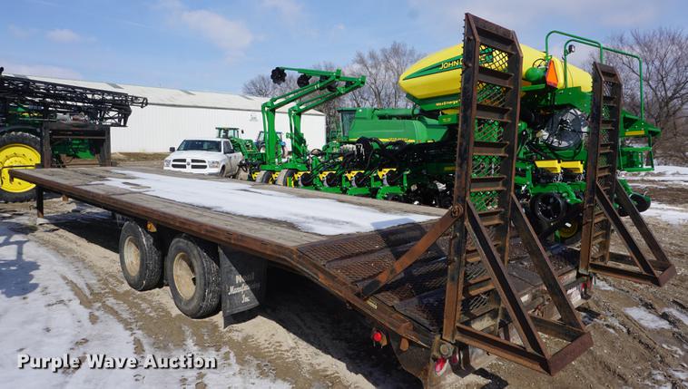 image for item DF7646 2002 Neal equipment trailer