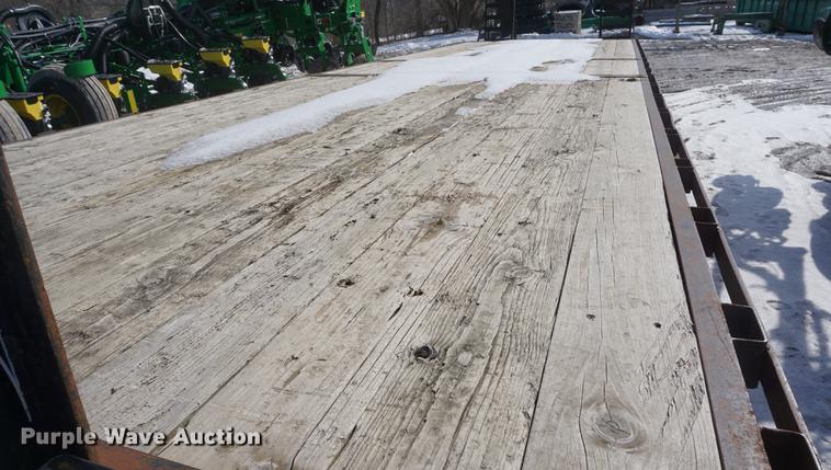 image for item DF7646 2002 Neal equipment trailer