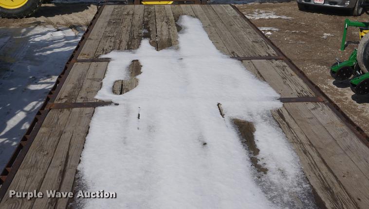 image for item DF7646 2002 Neal equipment trailer