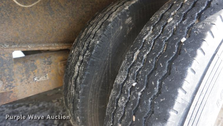 image for item DF7646 2002 Neal equipment trailer