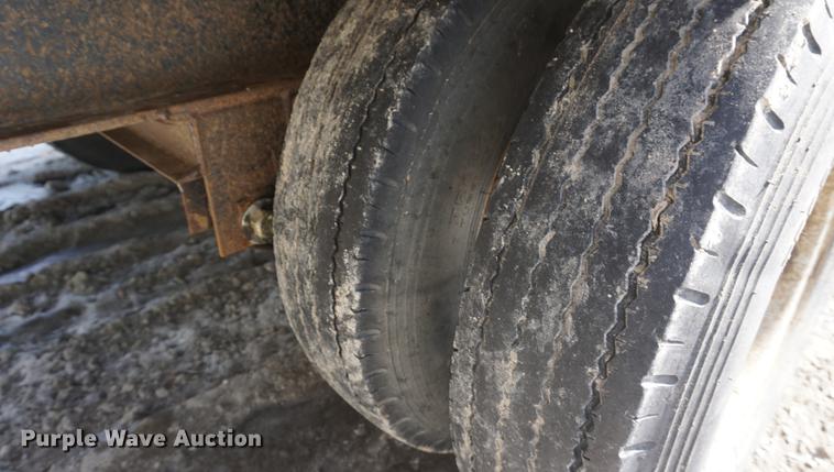 image for item DF7646 2002 Neal equipment trailer