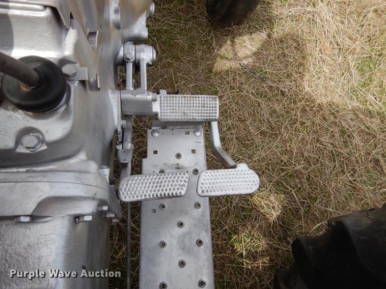 image for item DK9819 Massey-Ferguson 230 tractor