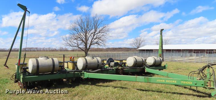 image for item DN9072 John Deere 7200 planter