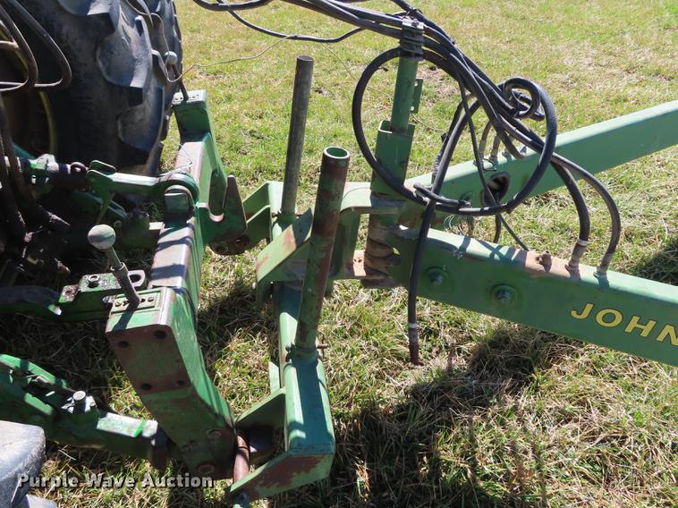 image for item DN9072 John Deere 7200 planter