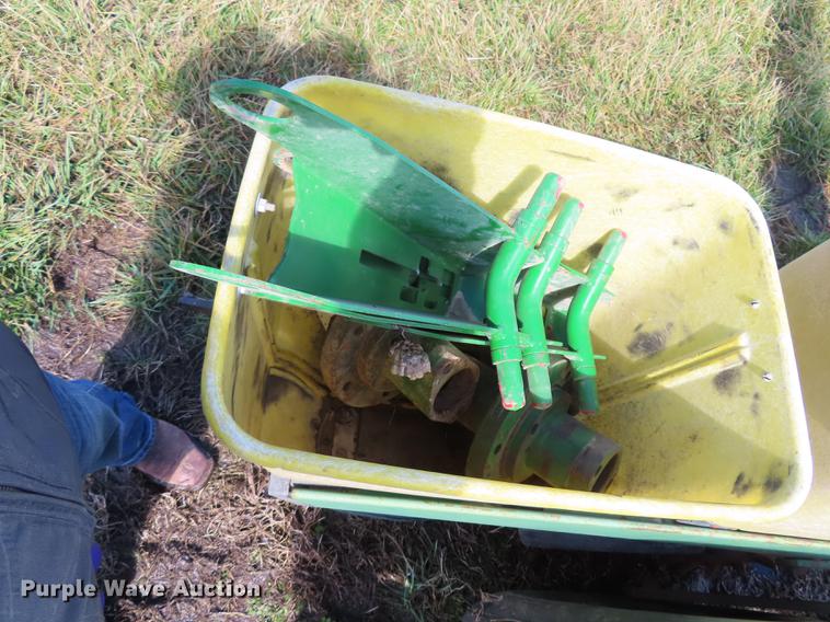 image for item DN9072 John Deere 7200 planter