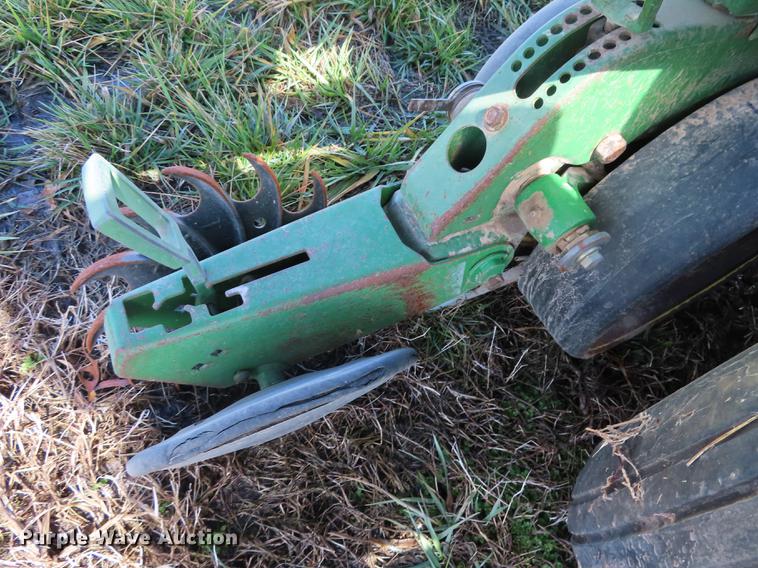image for item DN9072 John Deere 7200 planter