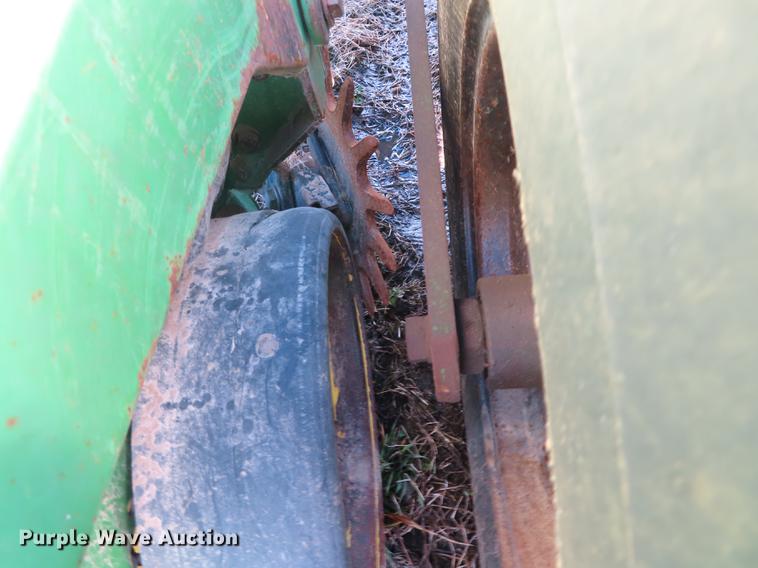image for item DN9072 John Deere 7200 planter