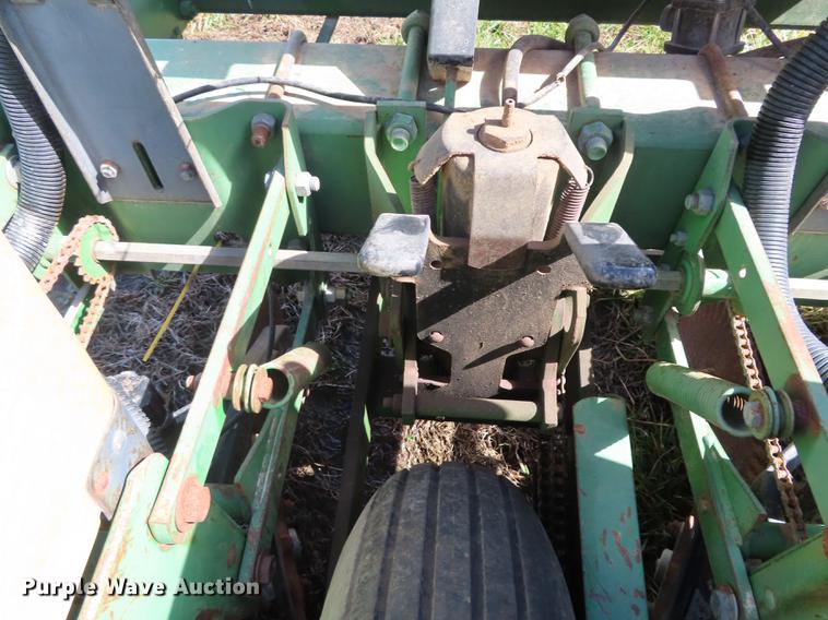 image for item DN9072 John Deere 7200 planter