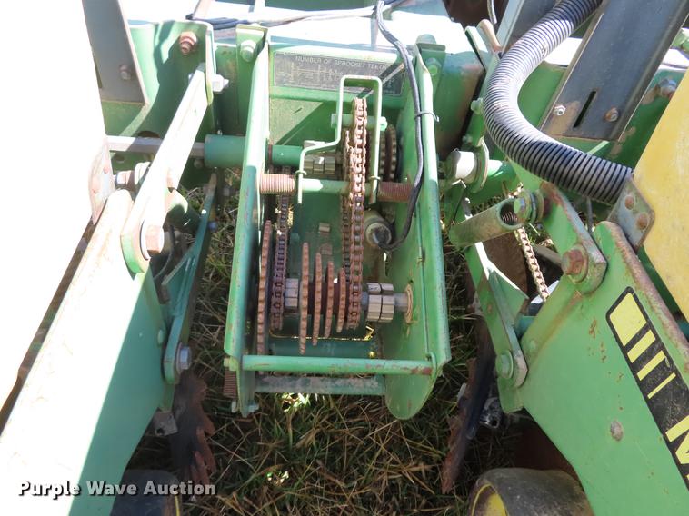 image for item DN9072 John Deere 7200 planter