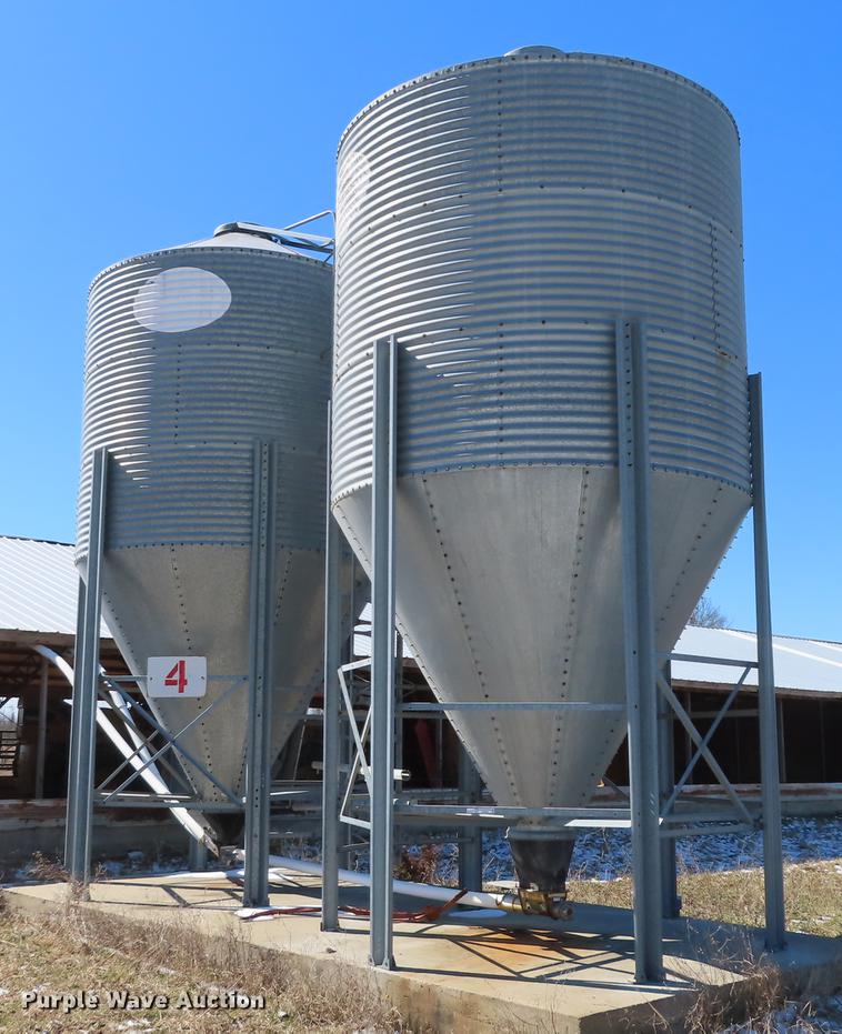 image for item DN9081 (3) feed hoppers