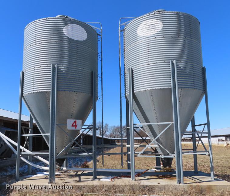 image for item DN9081 (3) feed hoppers