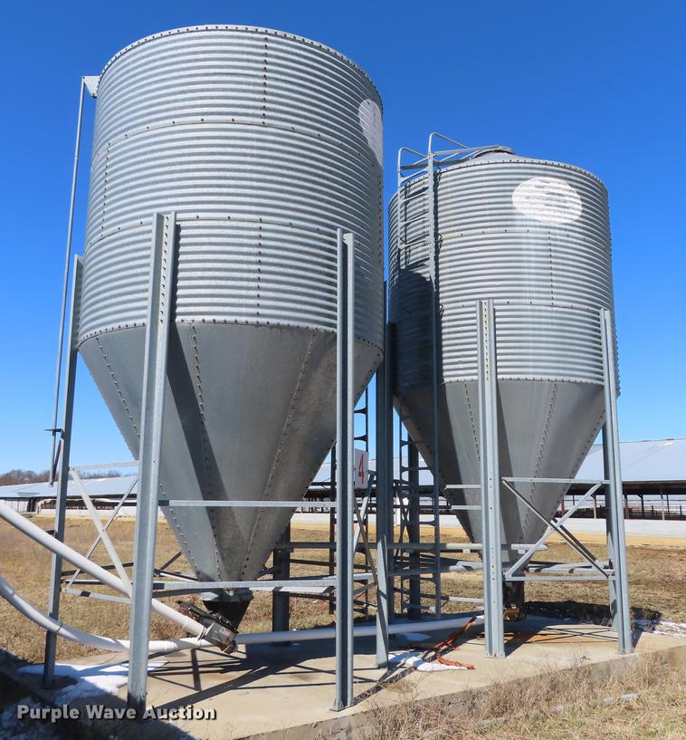 image for item DN9081 (3) feed hoppers