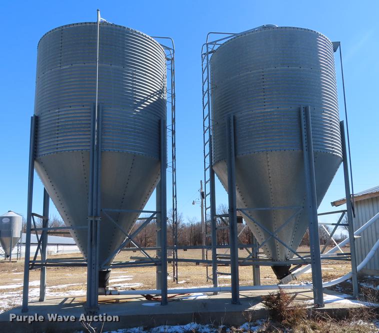 image for item DN9081 (3) feed hoppers