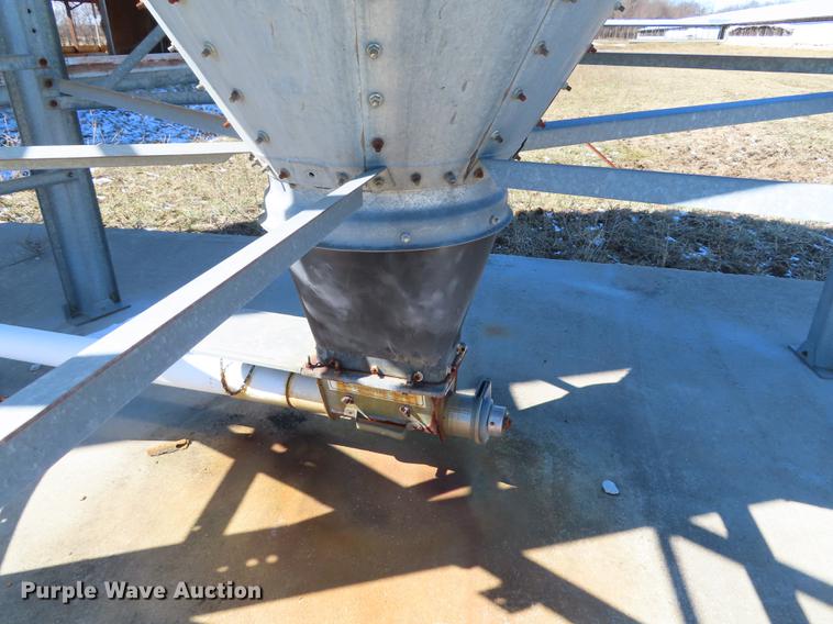 image for item DN9081 (3) feed hoppers