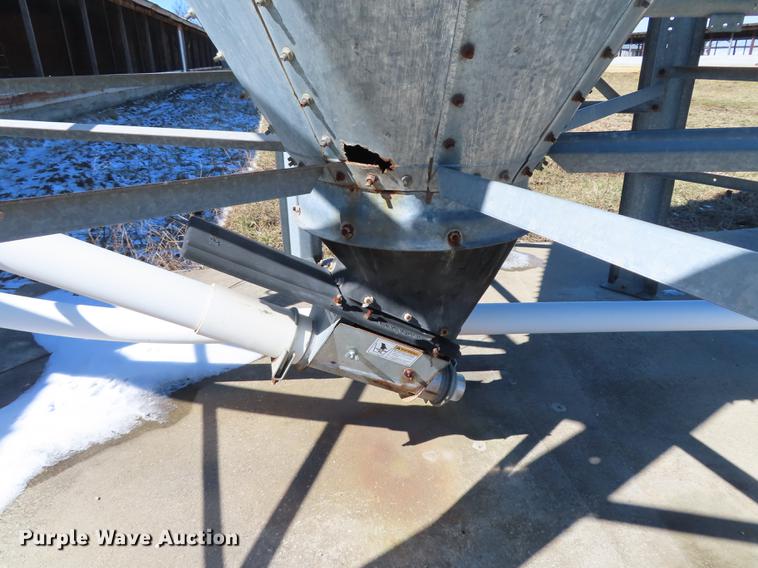 image for item DN9081 (3) feed hoppers