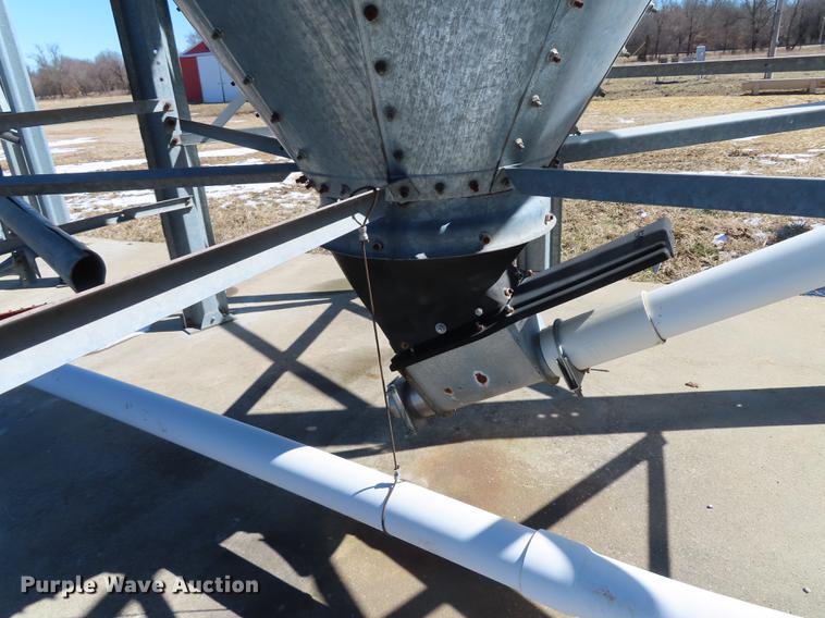 image for item DN9081 (3) feed hoppers