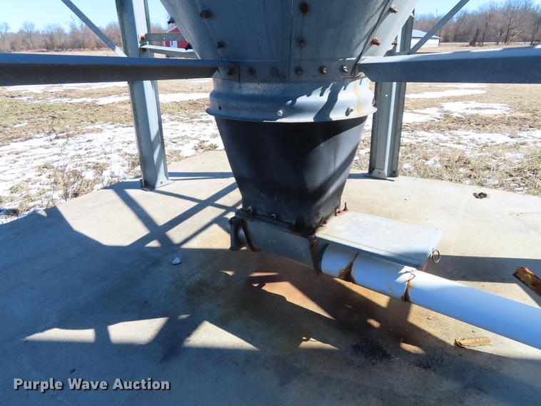 image for item DN9081 (3) feed hoppers