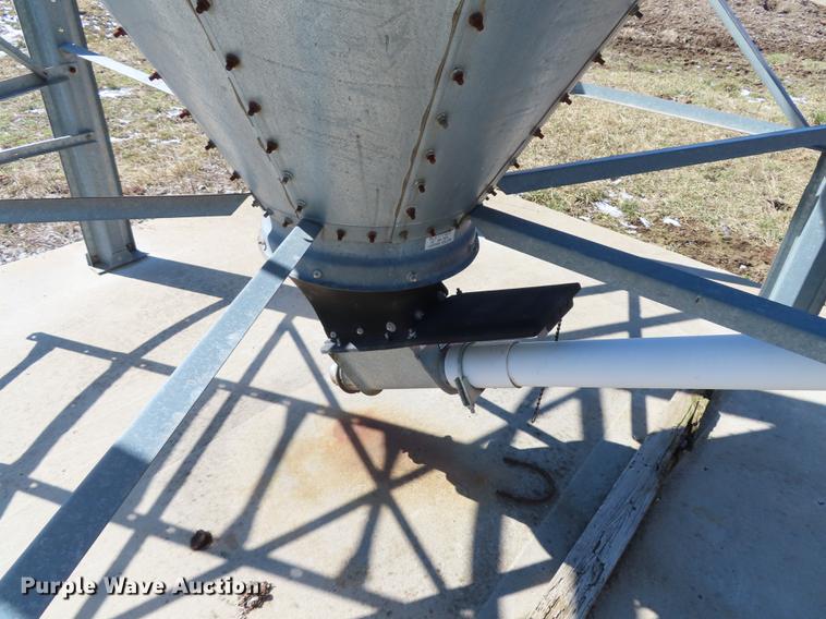 image for item DN9081 (3) feed hoppers