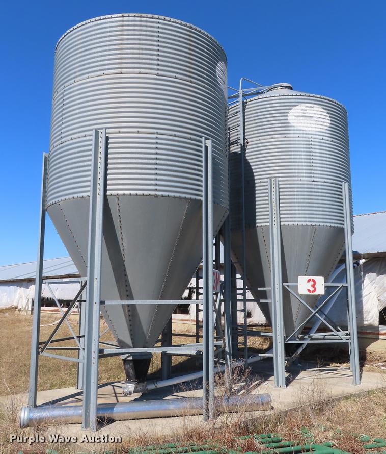 image for item DN9082 (2) feed hoppers