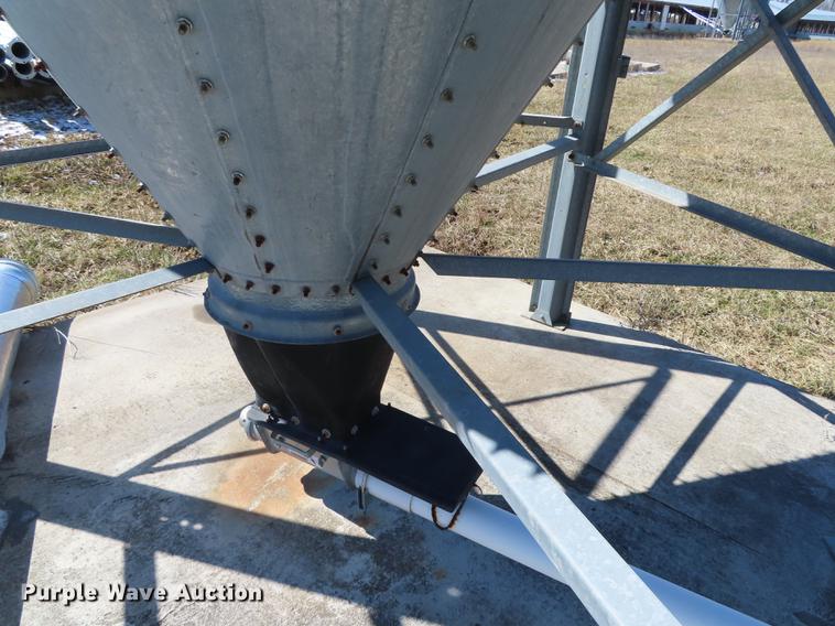 image for item DN9082 (2) feed hoppers