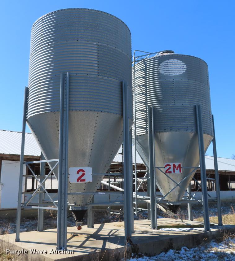 image for item DN9083 (2) feed hoppers