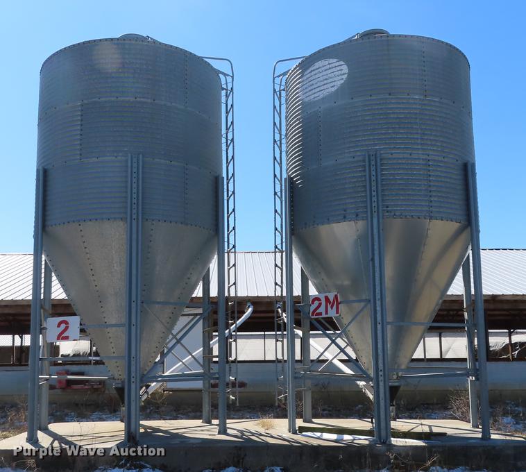 image for item DN9083 (2) feed hoppers