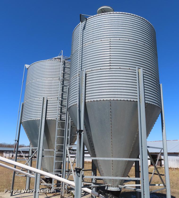 image for item DN9083 (2) feed hoppers